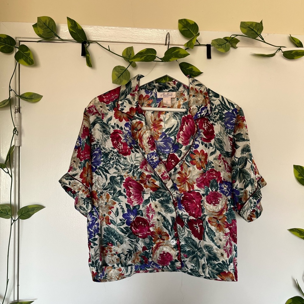 Floral silky style blouse